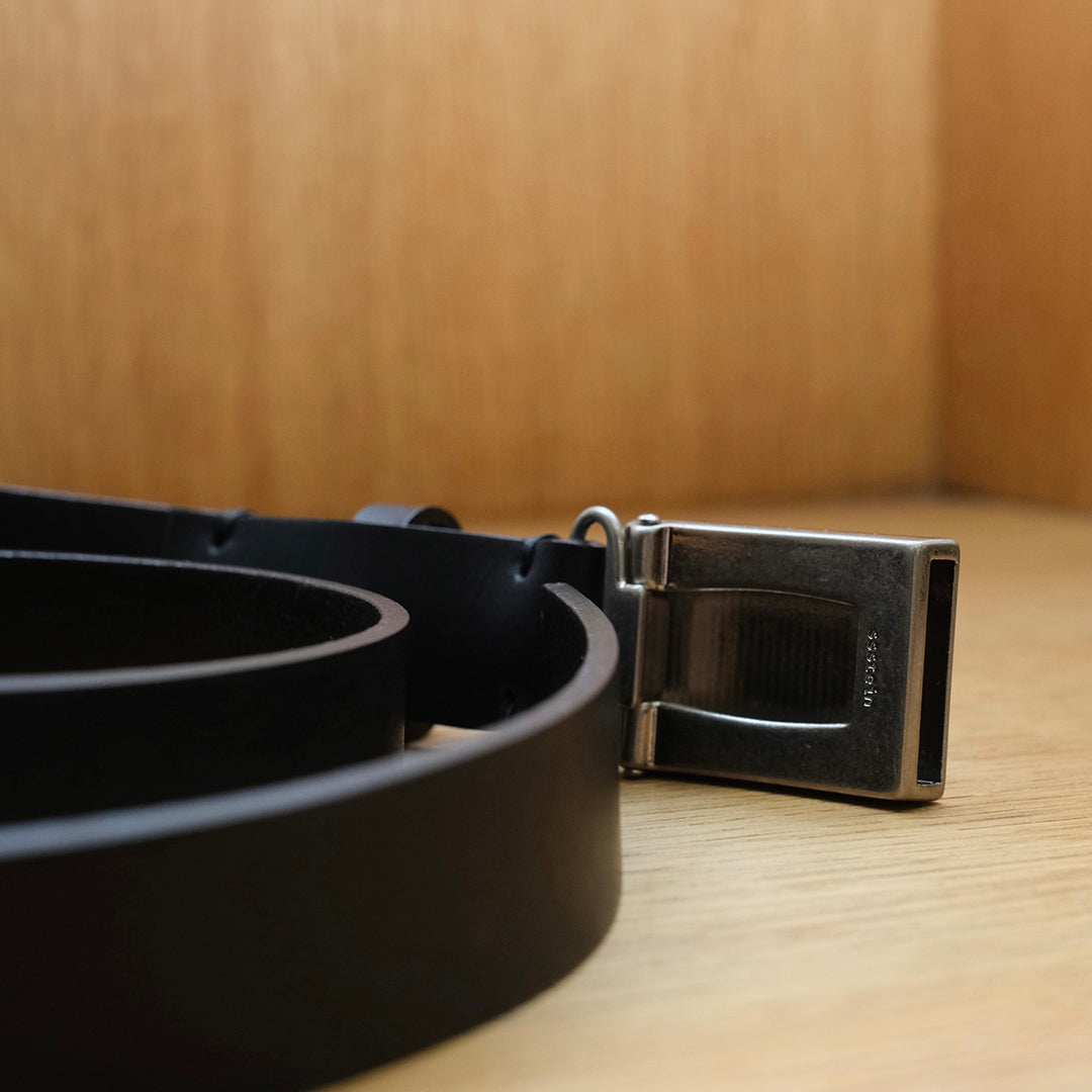 LEATHER BELT / PLAIN BUCKLE