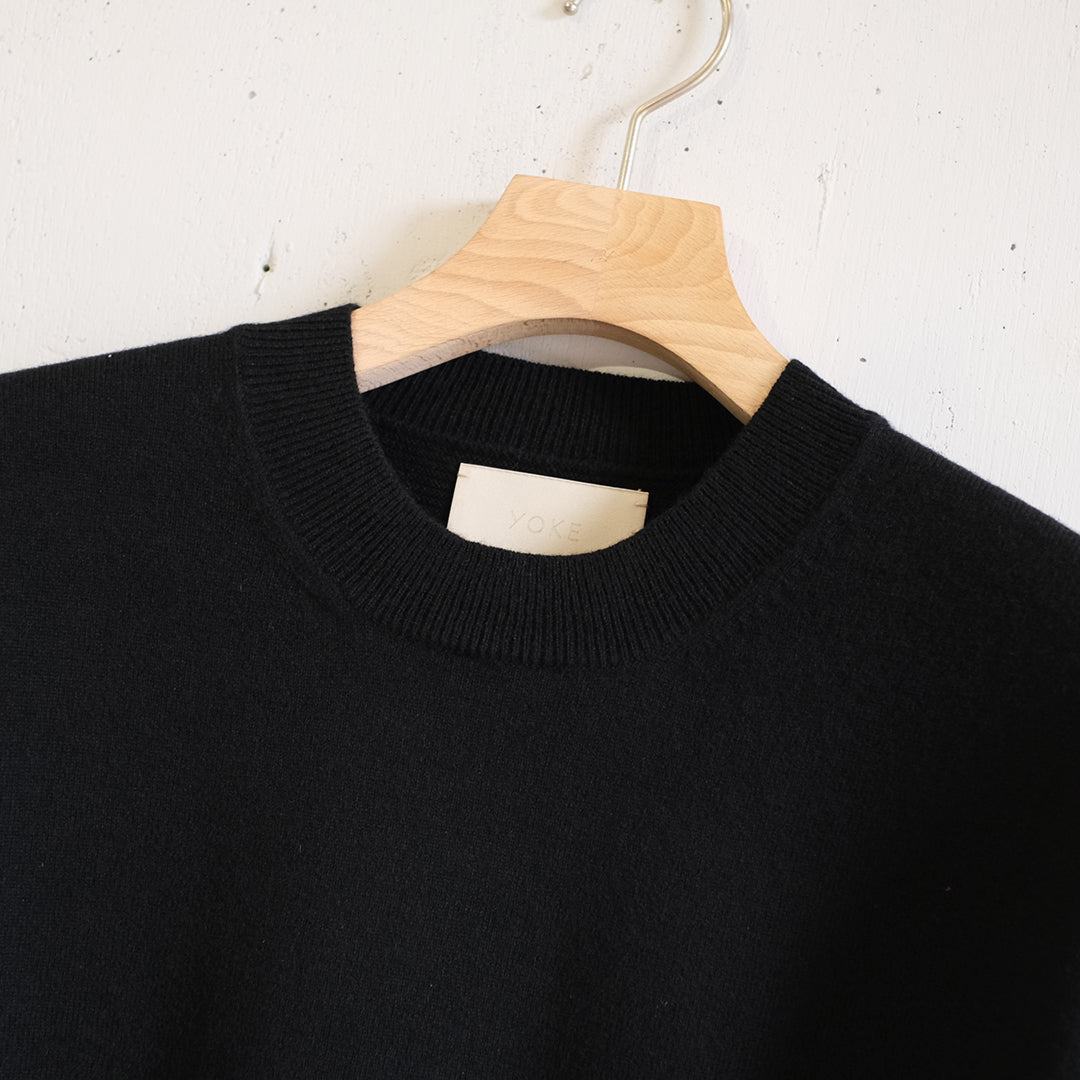 FINE GAUGE CREWNECK SWEATER