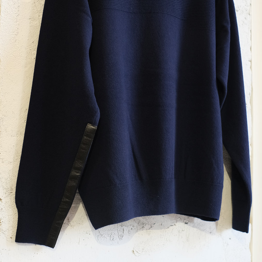 FINE GAUGE CREWNECK SWEATER