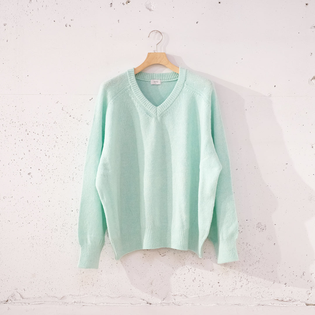 V NECK KNIT