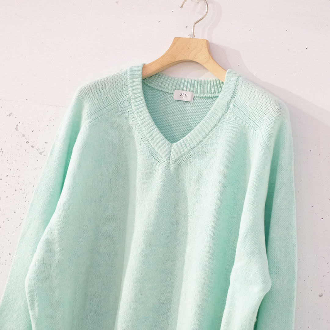 V NECK KNIT