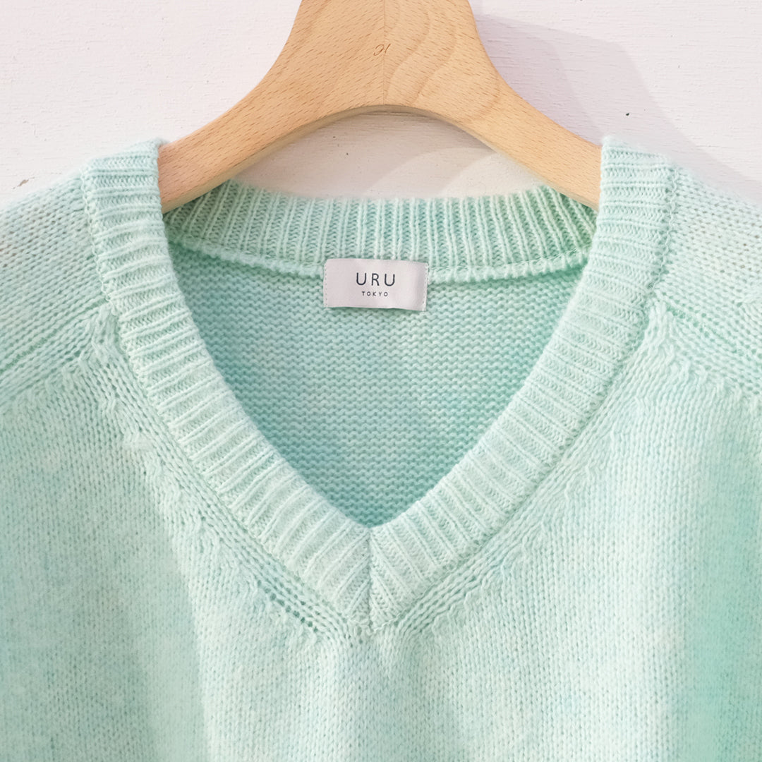 V NECK KNIT