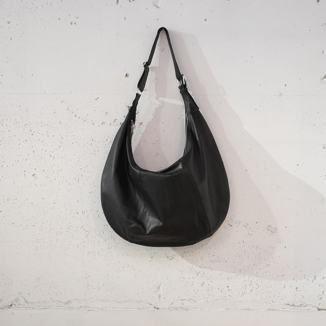 YOKE (ヨーク) 26SS - CARF LEATHER CIRCLE BAG | Harmonia公式通販サイト