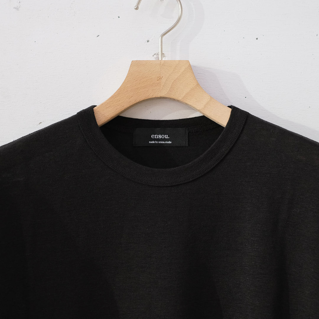 D-shaped Long Sleeve Tee
