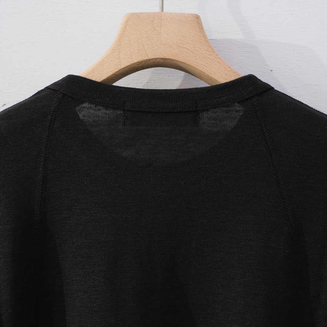 D-shaped Long Sleeve Tee