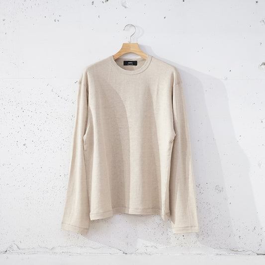 D-shaped Long Sleeve Tee