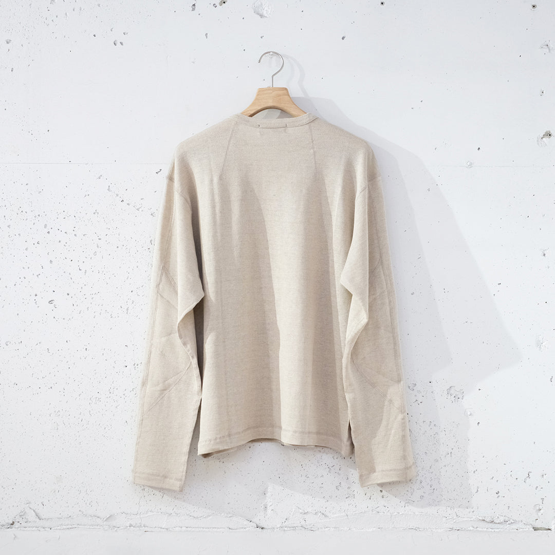 D-shaped Long Sleeve Tee