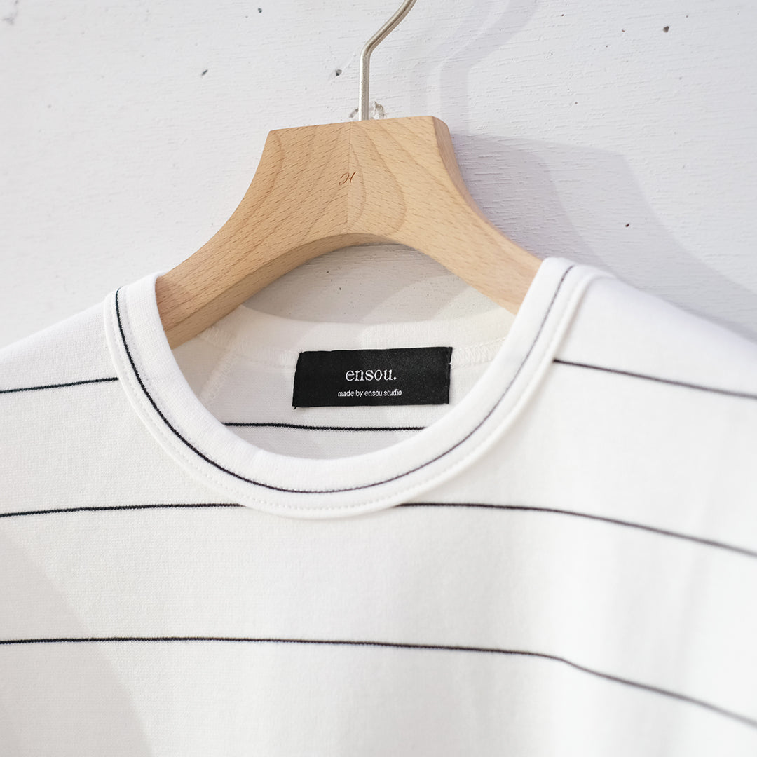 D-shaped Long Sleeve Tee