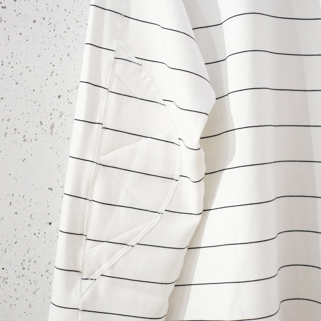 D-shaped Long Sleeve Tee