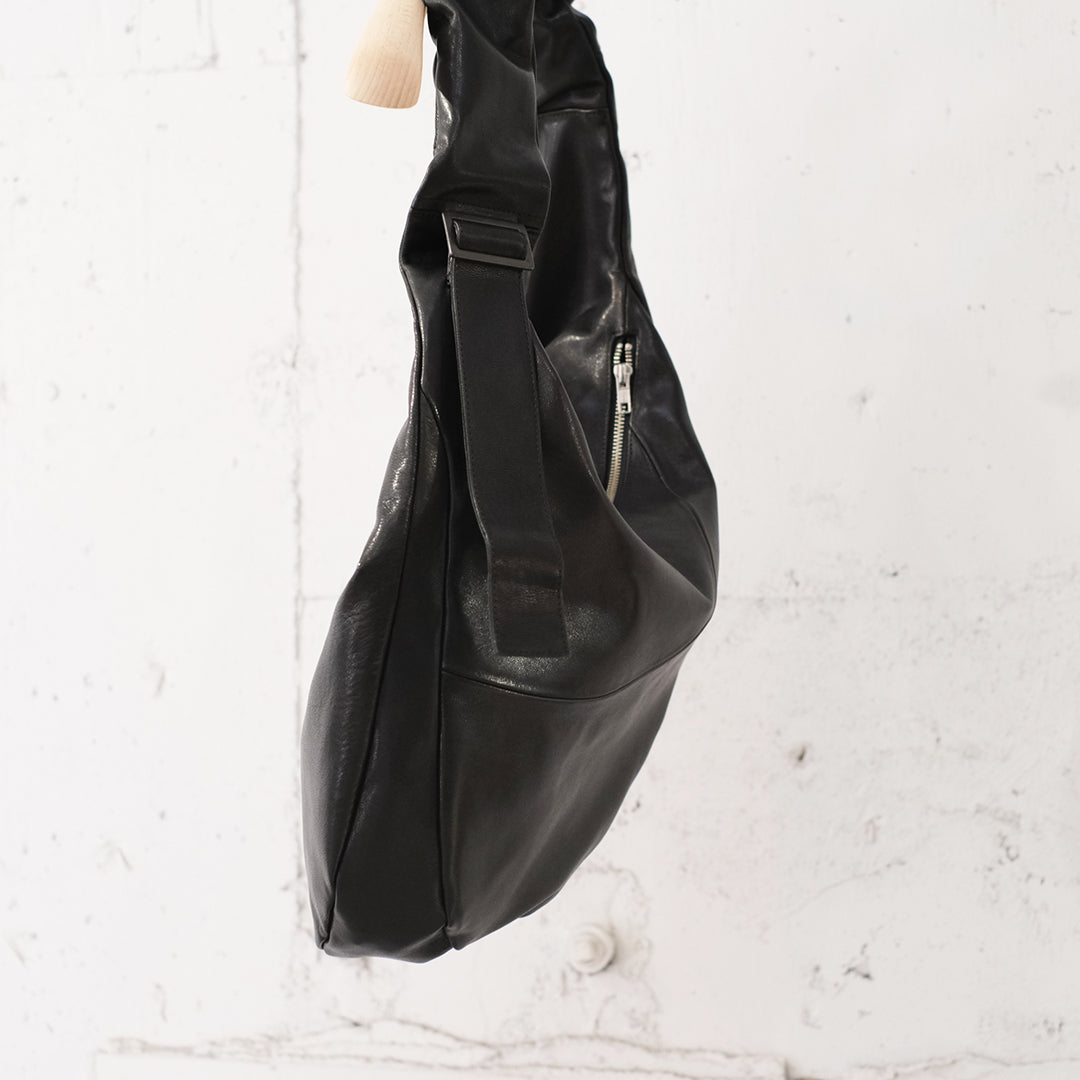 TWIST SHOULDER BAG