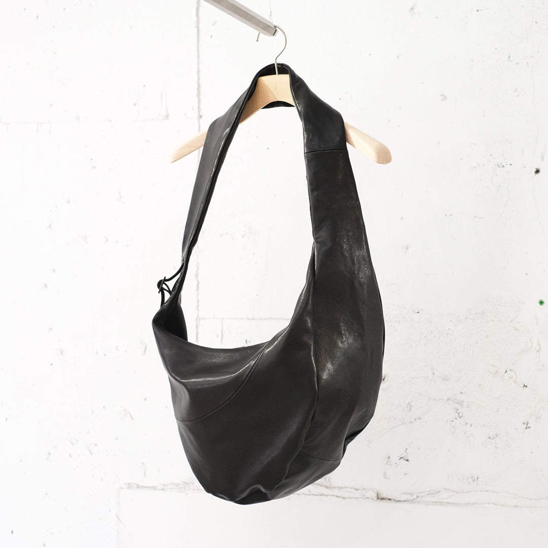 TWIST SHOULDER BAG